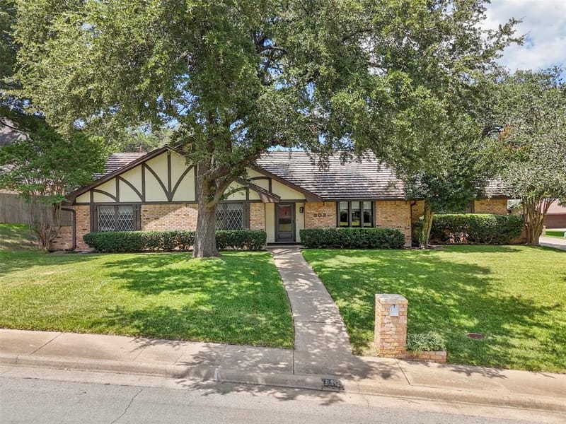 903 Green Rock Drive, Duncanville TX 75137 - Photo 3
