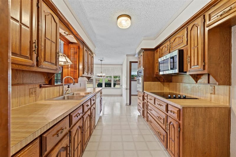 903 Green Rock Drive, Duncanville TX 75137 - Photo 10