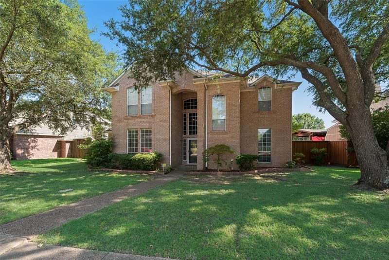 9018 Clearlake Drive, Rowlett TX 75088 - Photo 3