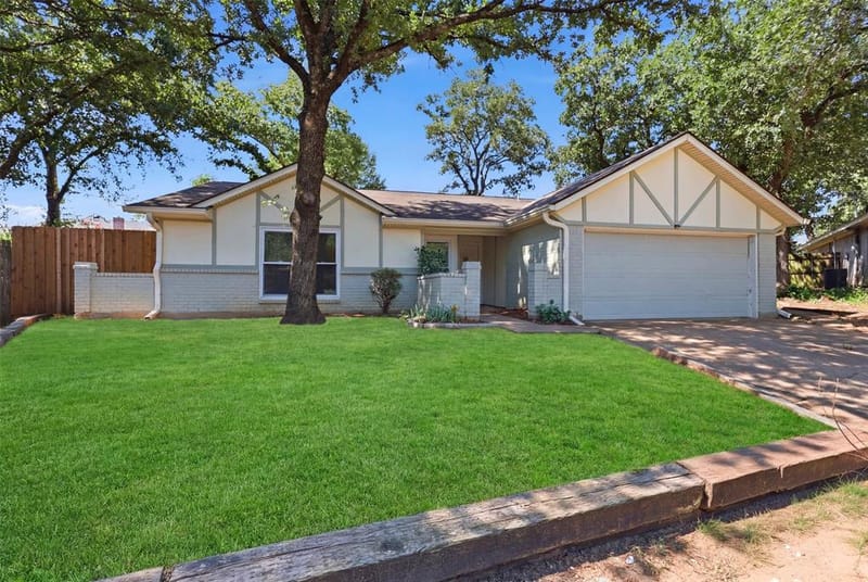 2400 York Minster Court, Arlington TX 76006 - Photo 2