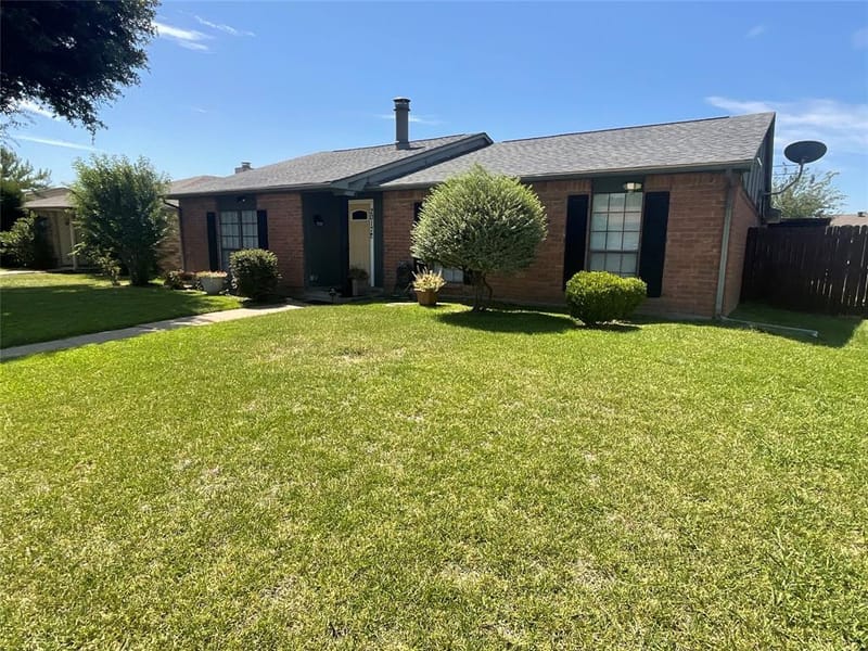 2017 Osage Trail, Grand Prairie TX 75052 - Photo 4