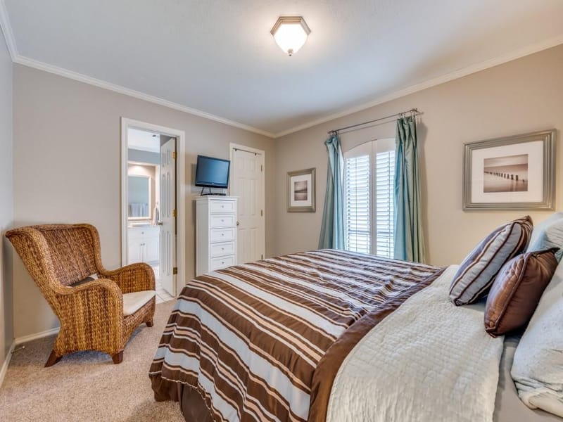 6115 Bluff Point Drive, Dallas TX 75248 - Photo 17