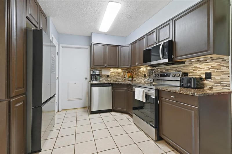 5431 Kings Manor Drive, Lake Dallas TX 75065 - Photo 11