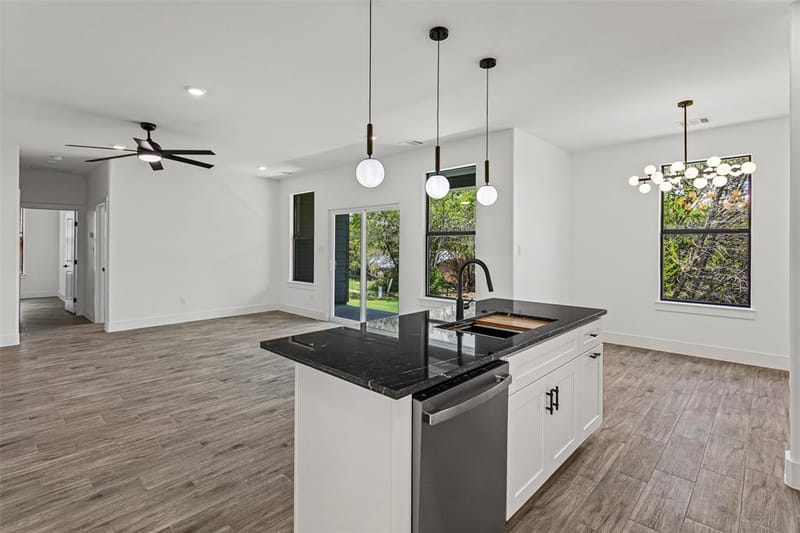 4711 Elizabeth Street, Granbury TX 76048 - Photo 6