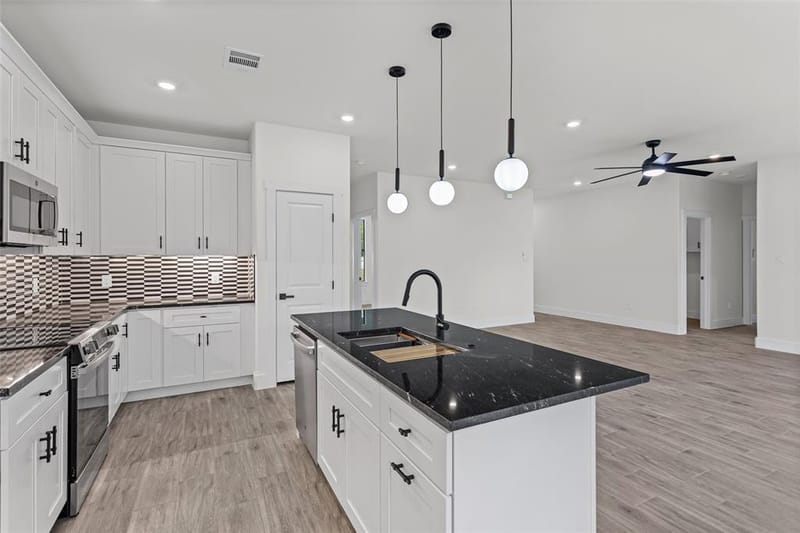 4711 Elizabeth Street, Granbury TX 76048 - Photo 9