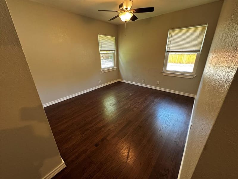 2009 Cloverdale Street, Arlington TX 76010 - Photo 13