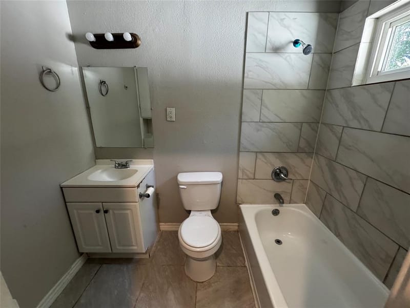 2009 Cloverdale Street, Arlington TX 76010 - Photo 10