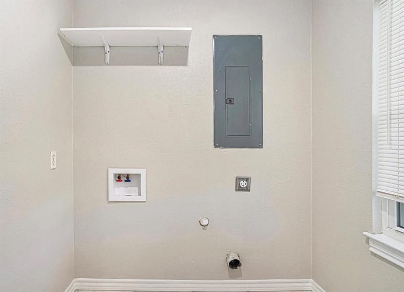 2009 Cloverdale Street, Arlington TX 76010 - Photo 11