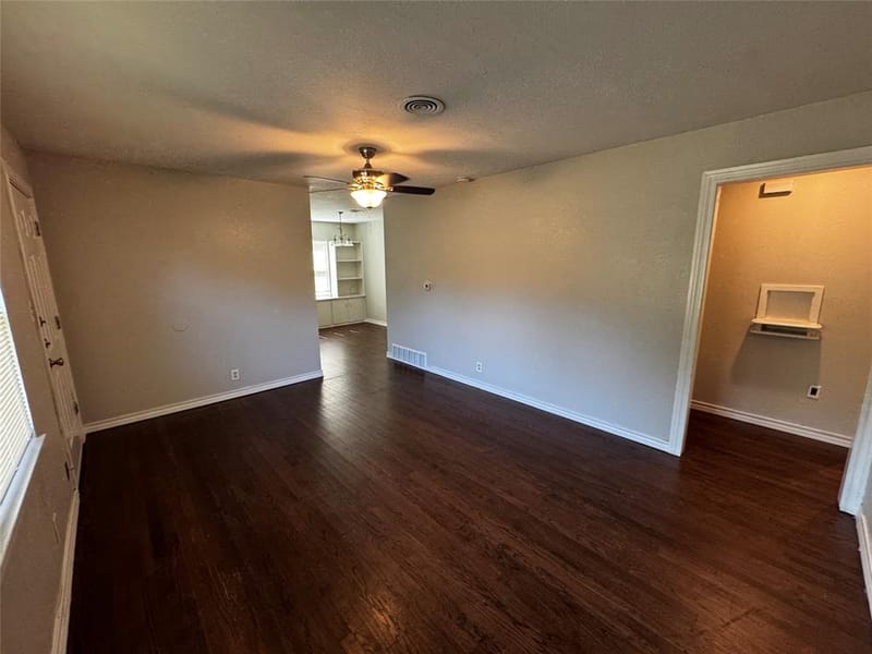 2009 Cloverdale Street, Arlington TX 76010 - Photo 19