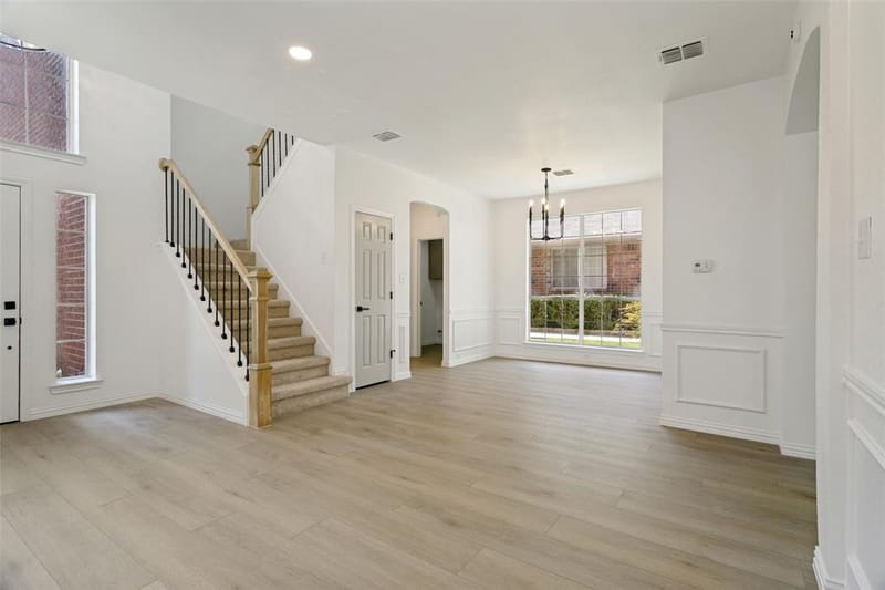 2116 Montclair Lane, Lewisville TX 75067 - Photo 11