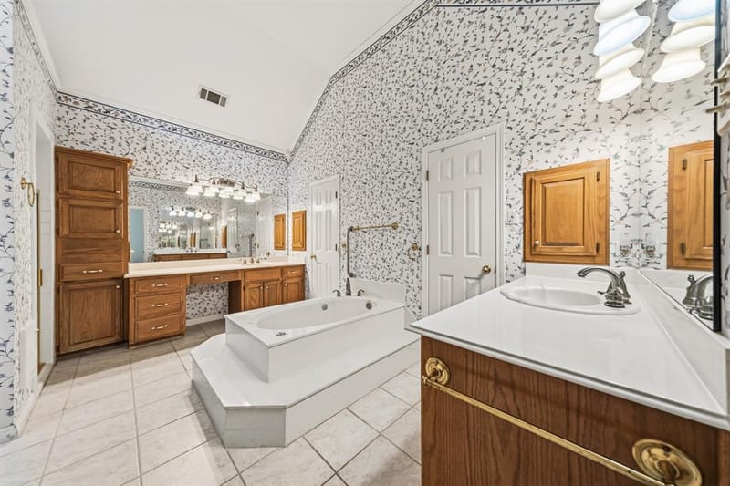 10000 Stony Point Drive, Woodway TX 76712 - Photo 17