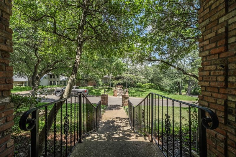 10000 Stony Point Drive, Woodway TX 76712 - Photo 3