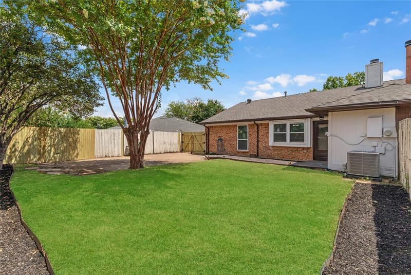 2429 Chestnut Way, Bedford TX 76022 - Photo 14