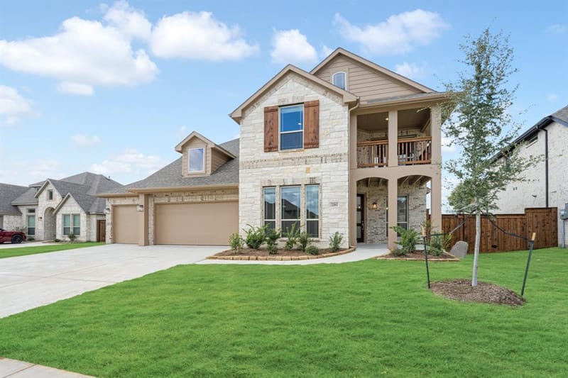 2202 Redding Drive, Mansfield TX 76084 - Photo 2
