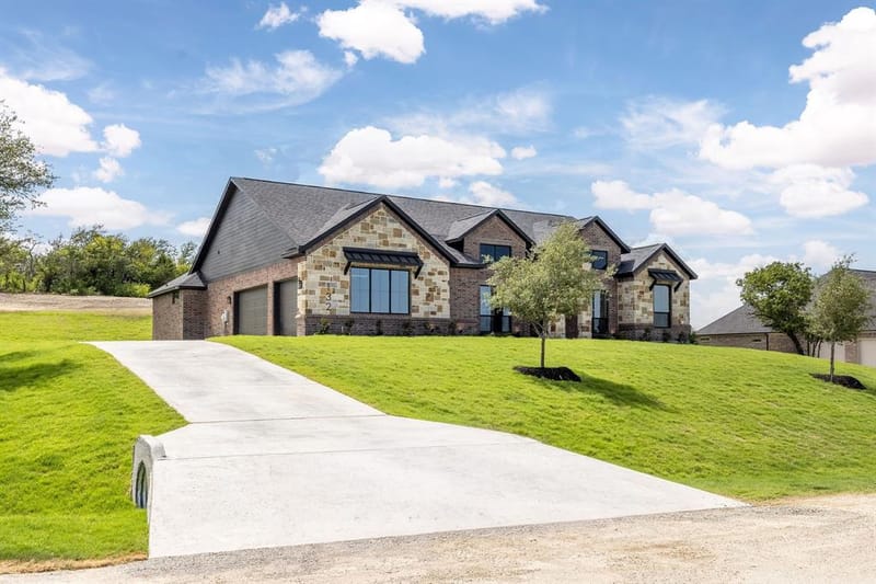 132 Oak Meadow Lane, Weatherford TX 76085 - Photo 2