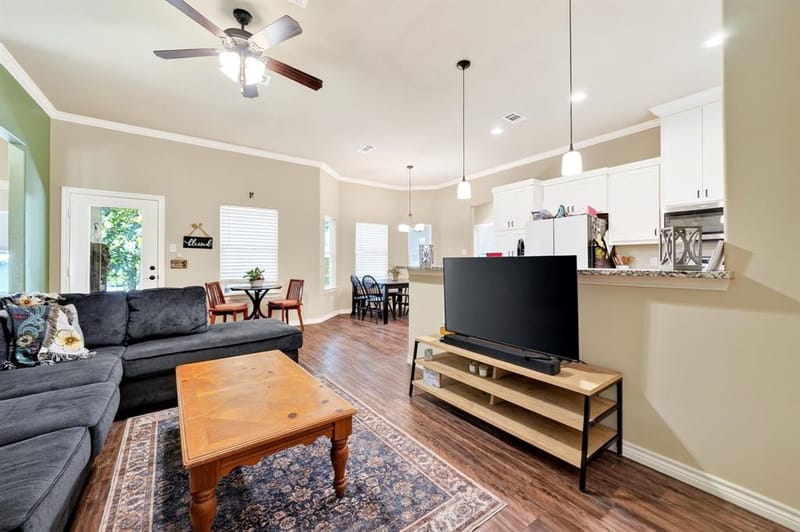 1007 Rebekah Drive, Seven Points TX 75143 - Photo 6