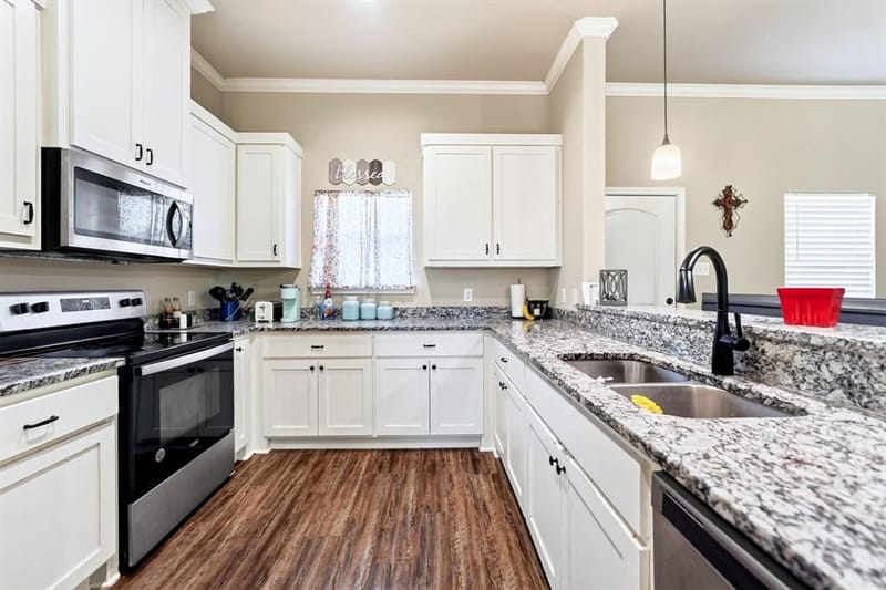 1007 Rebekah Drive, Seven Points TX 75143 - Photo 13