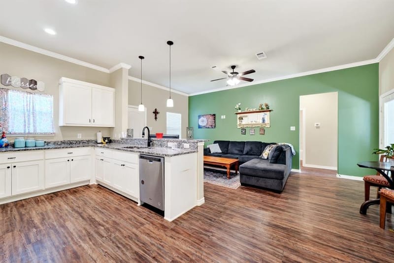1007 Rebekah Drive, Seven Points TX 75143 - Photo 12