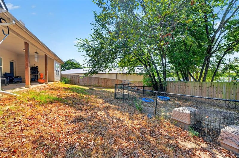 1007 Rebekah Drive, Seven Points TX 75143 - Photo 32