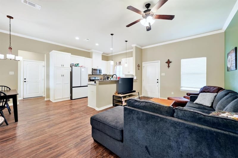 1007 Rebekah Drive, Seven Points TX 75143 - Photo 10