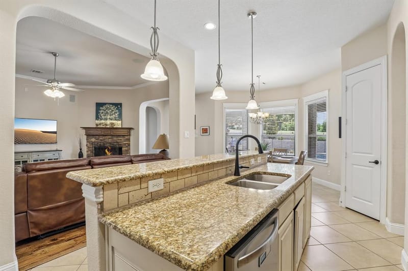 2810 Fossil Creek Drive, Midlothian TX 76065 - Photo 10