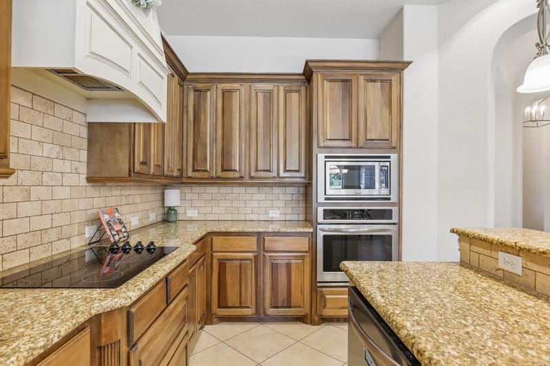 2810 Fossil Creek Drive, Midlothian TX 76065 - Photo 11