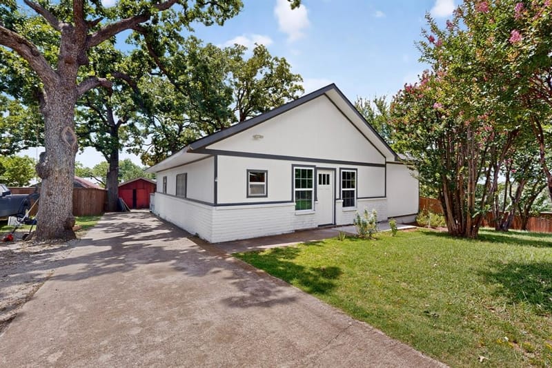 908 W Heron Street, Denison TX 75020 - Photo 2