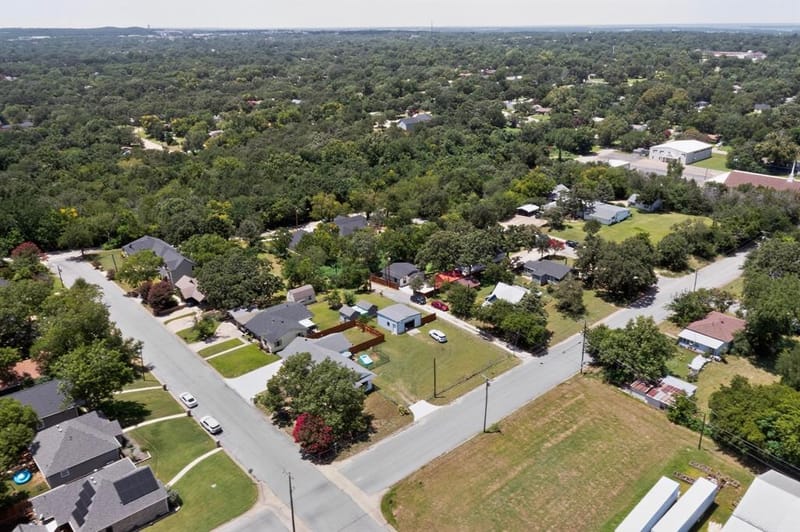 908 W Heron Street, Denison TX 75020 - Photo 30