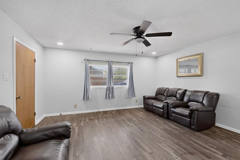 908 W Heron Street, Denison TX 75020 - Photo 35