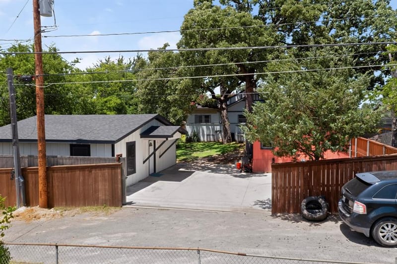 908 W Heron Street, Denison TX 75020 - Photo 4