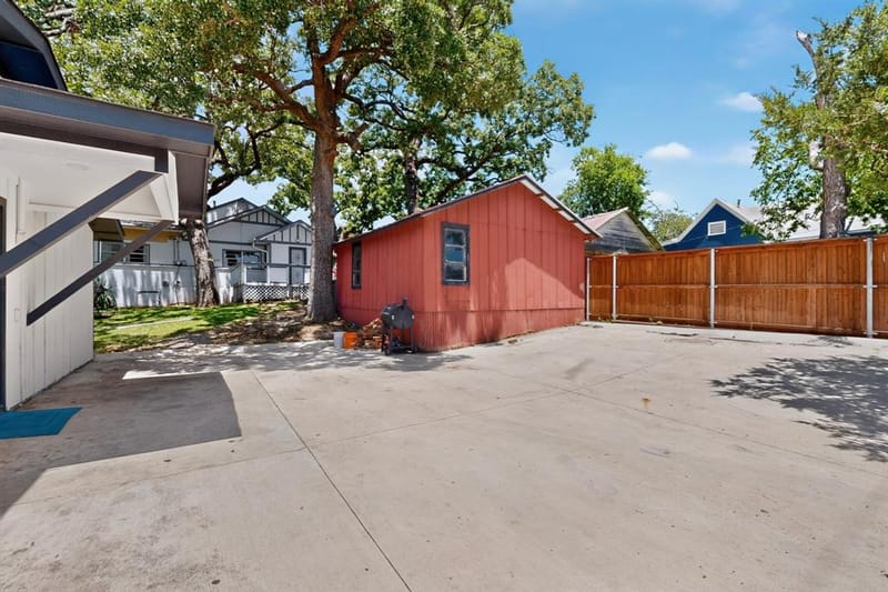 908 W Heron Street, Denison TX 75020 - Photo 25