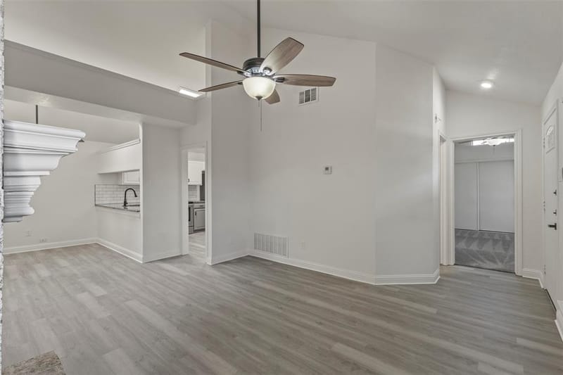 3701 Clover Hill Lane, Carrollton TX 75007 - Photo 6