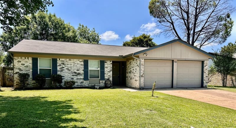 702 Meadowview Drive, Mansfield TX 76063 - Photo 7