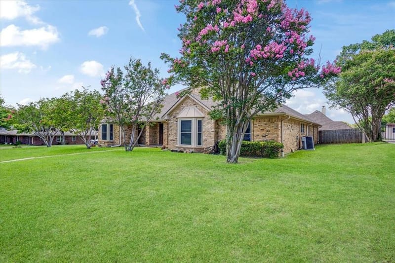 1621 Idlewood Drive, Sherman TX 75092 - Photo 3