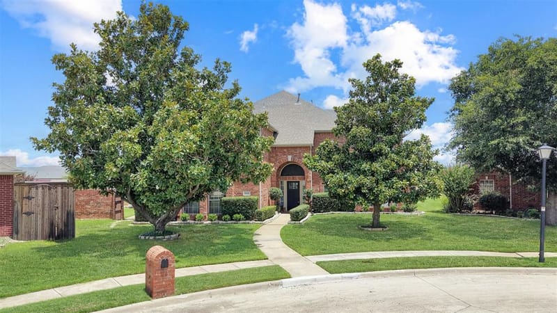 3936 Gillespie Drive, Carrollton TX 75010 - Photo 2