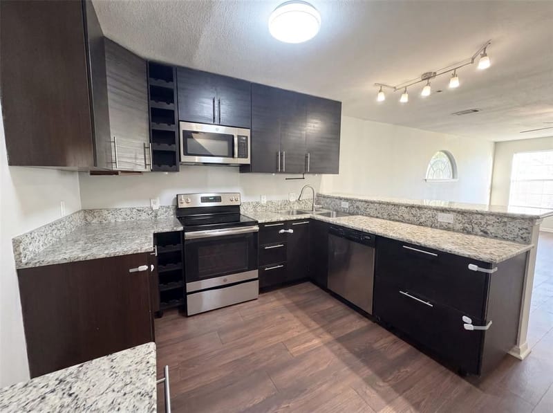 4526 S Horseshoe Trail, The Colony TX 75056 - Photo 6