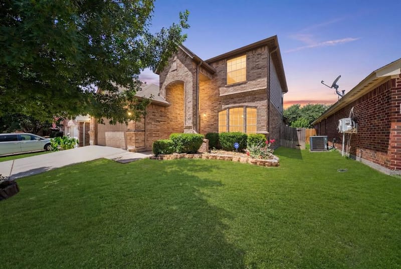 6137 Redear Drive, Fort Worth TX 76179 - Photo 3