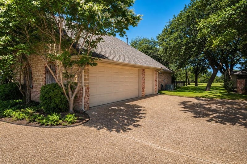 222 Hart Court, Runaway Bay TX 76426 - Photo 3