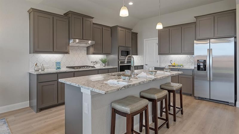 3688 ROLLING MEADOWS Drive, Grand Prairie TX 76065 - Photo 2