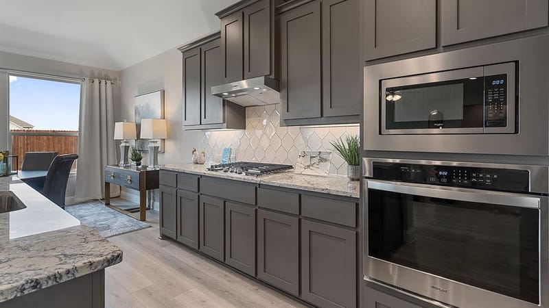 3688 ROLLING MEADOWS Drive, Grand Prairie TX 76065 - Photo 7