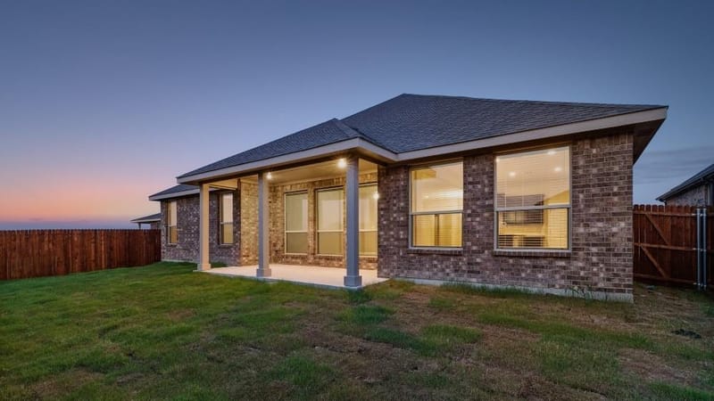 3688 ROLLING MEADOWS Drive, Grand Prairie TX 76065 - Photo 30