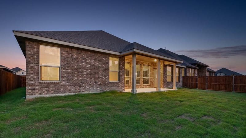 3688 ROLLING MEADOWS Drive, Grand Prairie TX 76065 - Photo 31