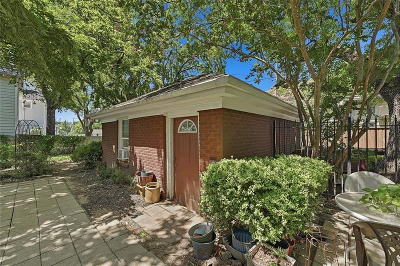 221 W 5th Street, Bonham TX 75418 - Photo 37