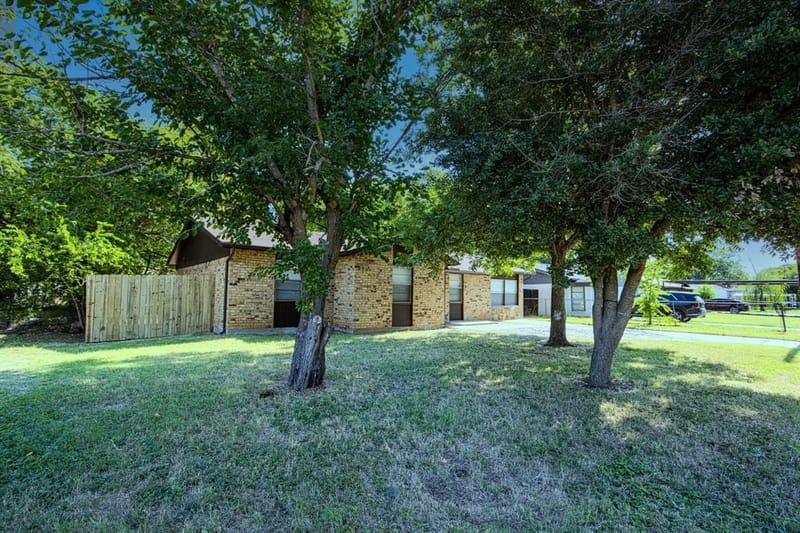 1205 SE 14th Street, Mineral Wells TX 76067 - Photo 3