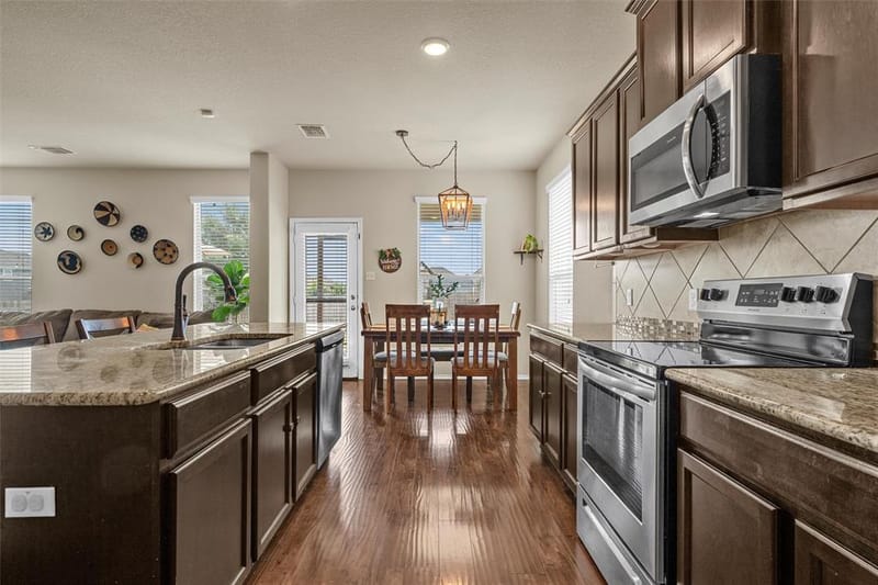 11116 Whitlock Drive, Lorena TX 76655 - Photo 13