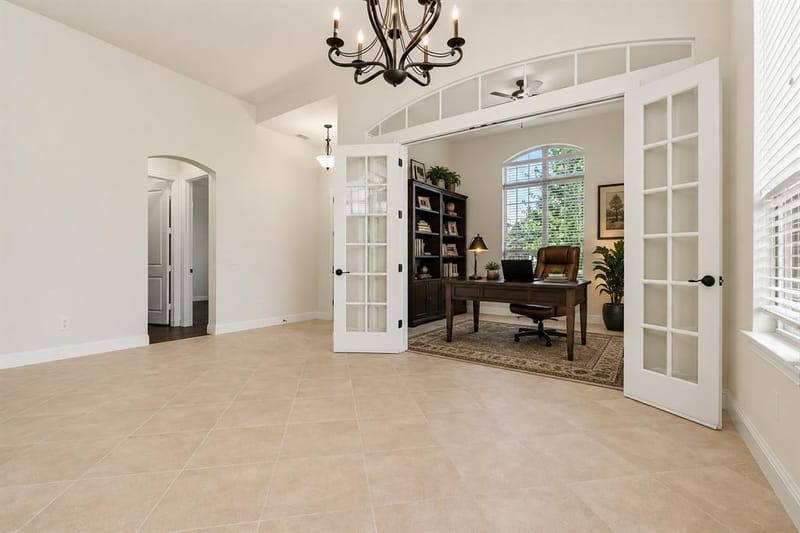 12236 Curry Creek Drive, Frisco TX 75035 - Photo 6