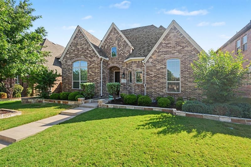 12236 Curry Creek Drive, Frisco TX 75035 - Photo 3