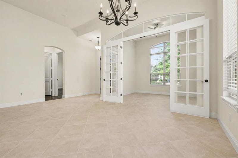 12236 Curry Creek Drive, Frisco TX 75035 - Photo 5