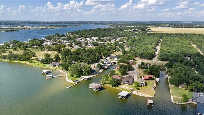 4617 Lyndi Lane, Granbury TX 76049 - Photo 2
