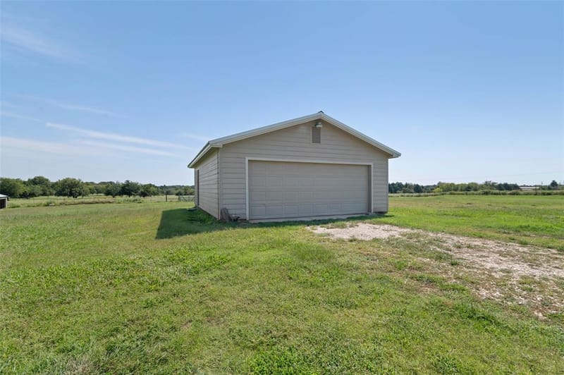 3200 County Road 155, Whitesboro TX 76273 - Photo 16